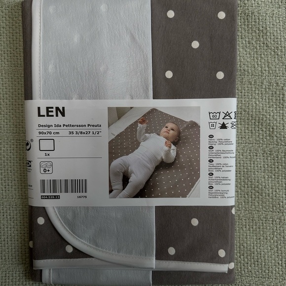 Baby Essentials / gift Bundle with Book and Toy - Picture 4 of 5